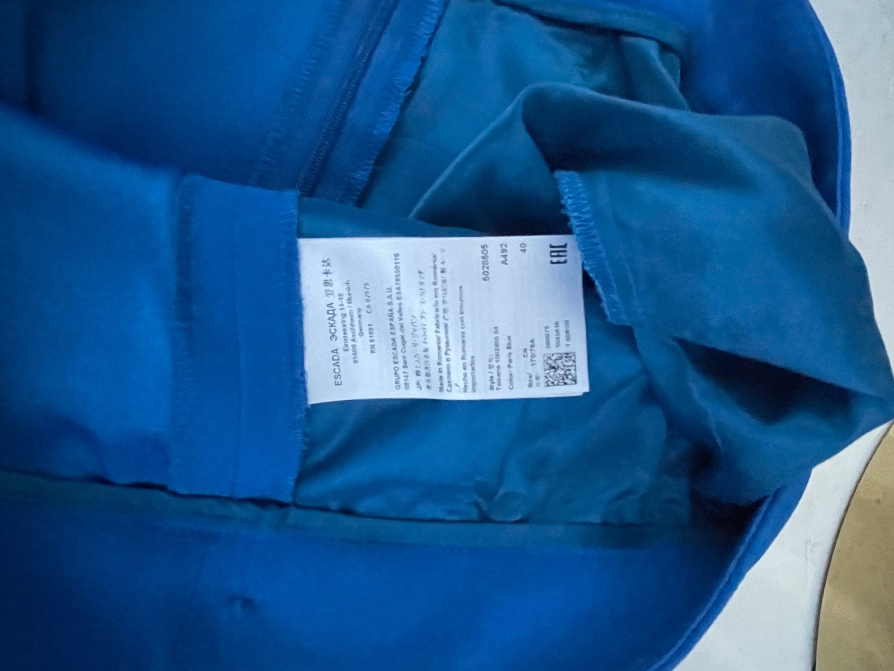Escada Pantaloni: ESCADA Hose blau Grösse 40 Top Zustand – Nuovo (secondo la descrizione) da Weisslingen venduto da Spiegelbild0 5