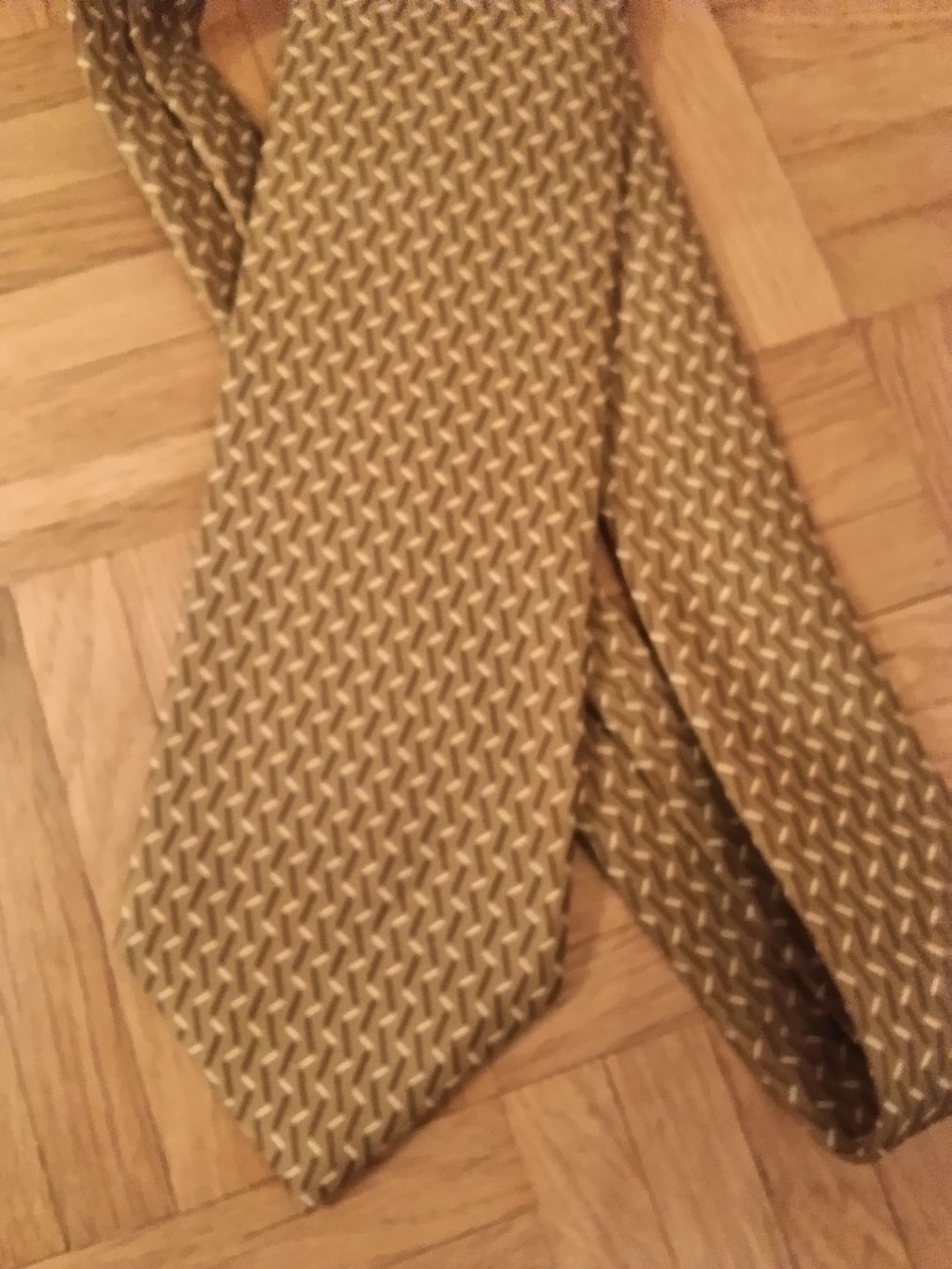 Bulgari Cravatte: Cravate Bulgari, soie, olive, excellent état – Usato da Neuchâtel venduto da Virgule50