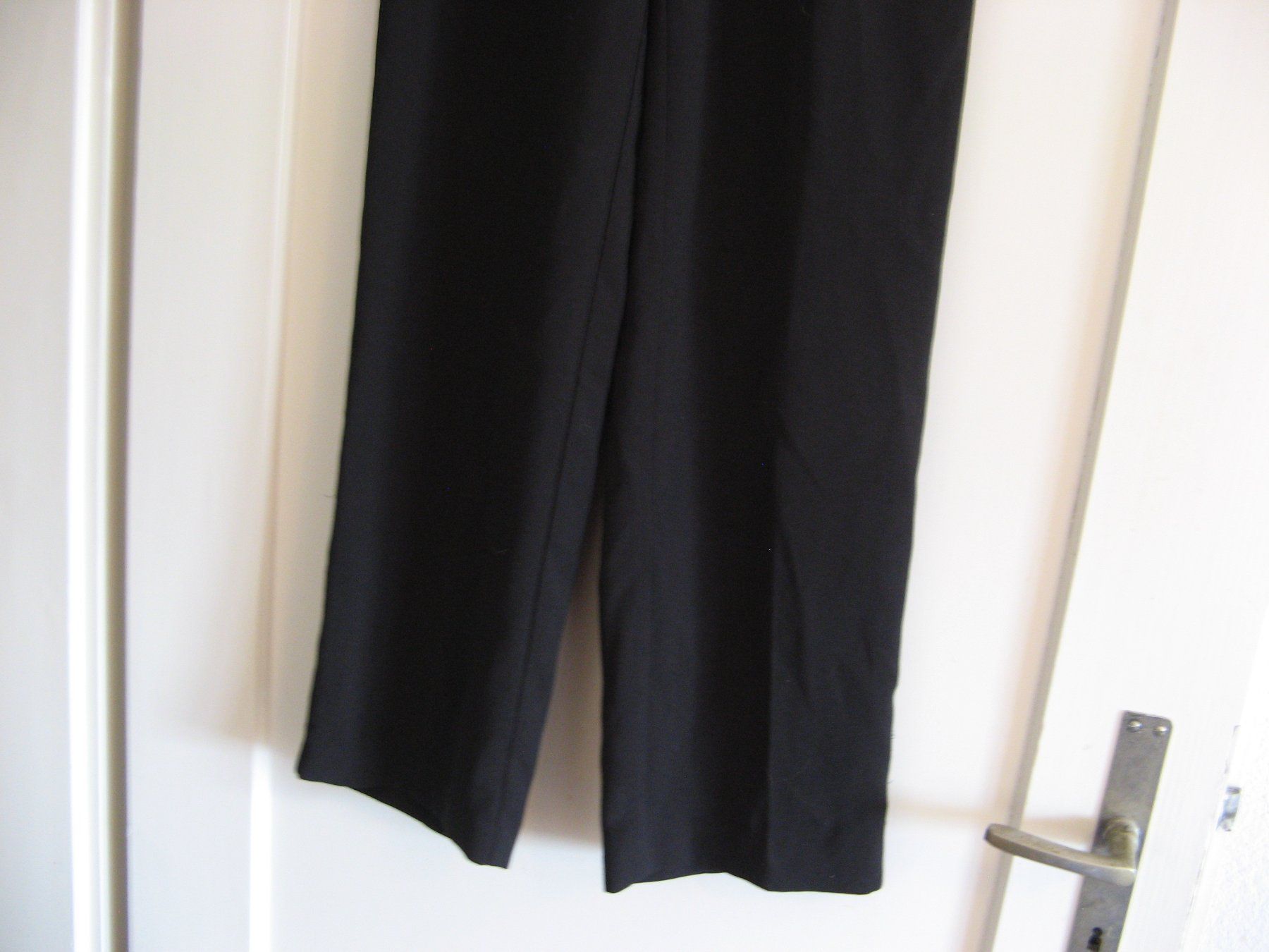 Na-kd Pantaloni: Hose schwarz Gr. 36 Na-kd – Usato da Zürich venduto da apil 2