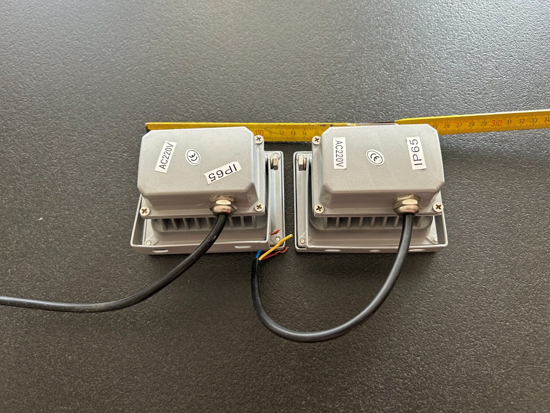 Fari: LED Strahler Aussen IP65 AC220V neuwertig – Usato da Root venduto da Mpcshop 2