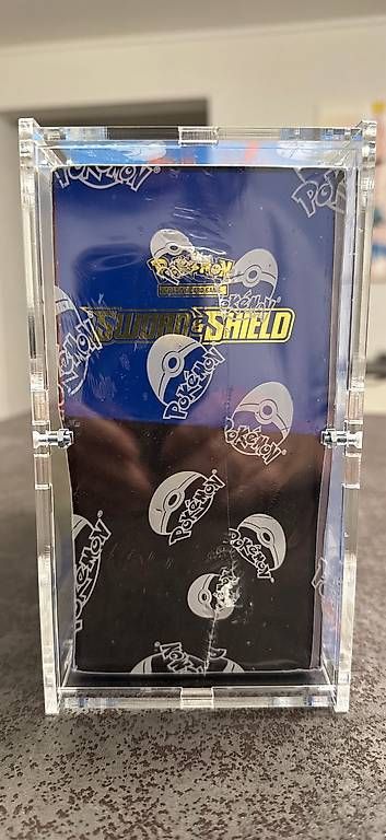 Pokémon Carte collezionabili: Sword & Shield Elite Trainer Box (Zamazenta) – Nuovo e nell'imballaggio originale da Penthaz venduto da Loupuce 3