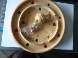 FAMILIENSPIEL MIT REGLEMENT HOLZ