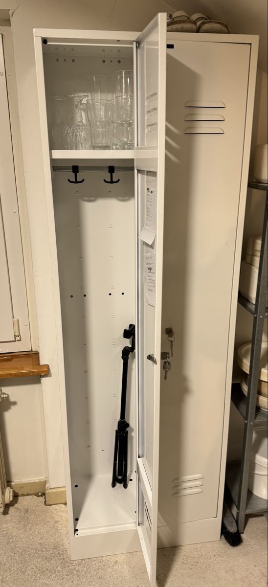 Guardaroba: Spind weiss (2 Stück) – Usato da Luzern venduto da scueliane 1