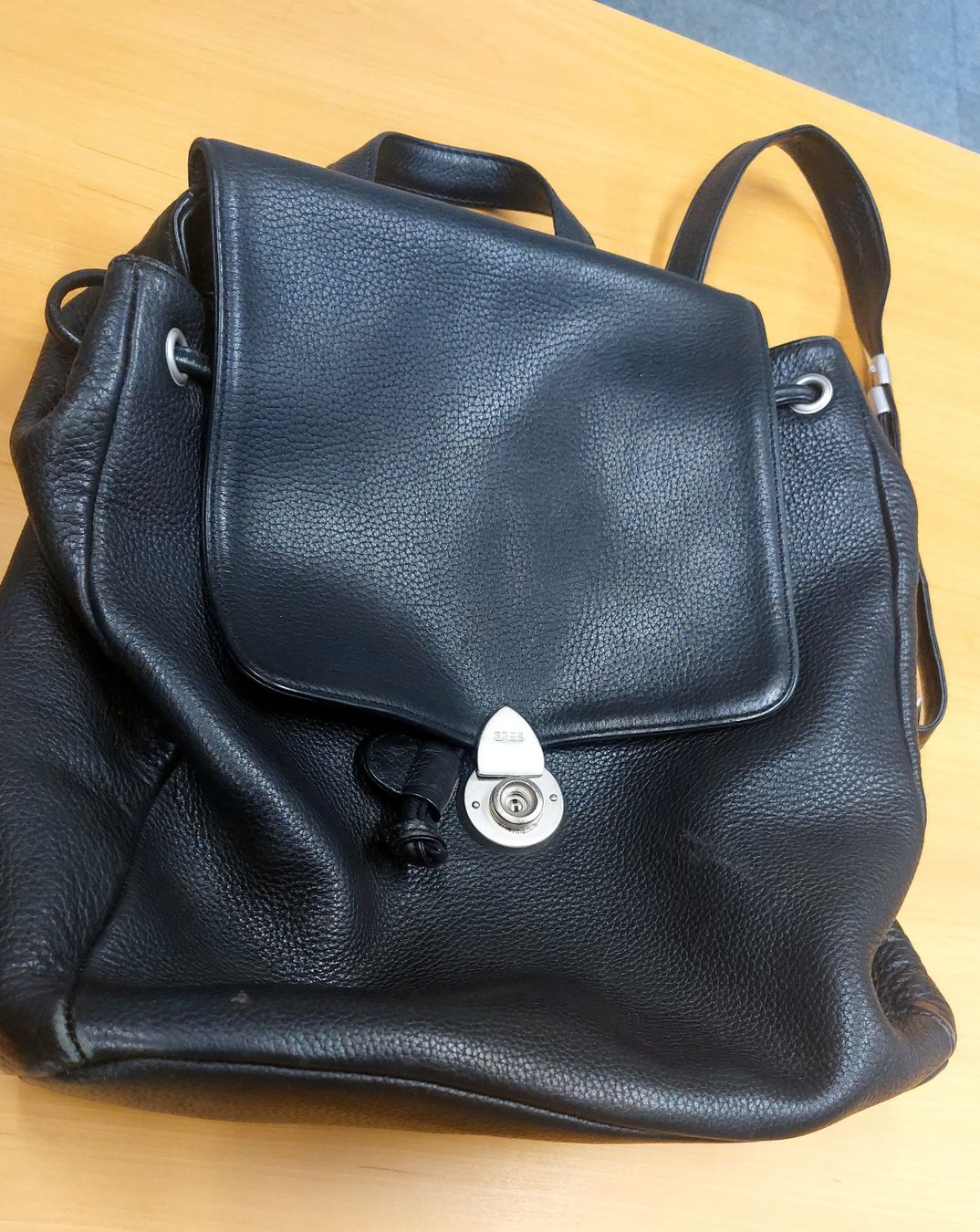 Bree Taschen für Damen: Bree Leder Ruecktasche + 1x Gratis Handtasche – Gebraucht aus Horgen von zur_jq85 4