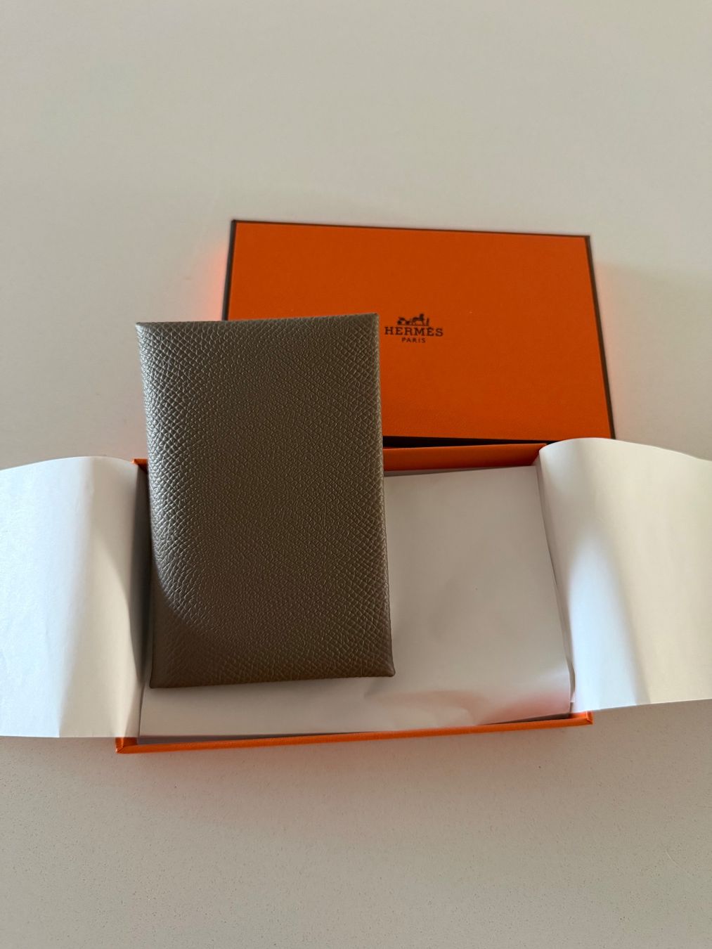 Hermès Altro in  Abbigliamento & Accessori: Hermès - Kartenetui Calvi – Nuovo e nell'imballaggio originale da Wädenswil venduto da Fr_an_cii 2