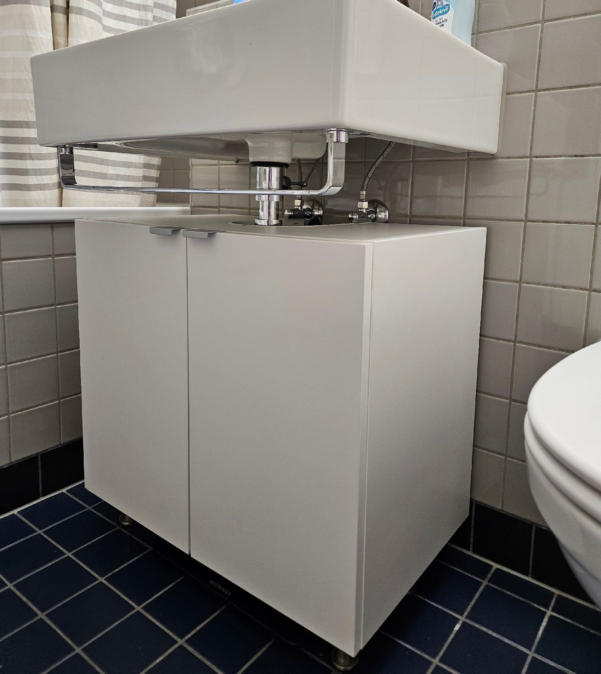 Ikea Installations & Meubles: Waschtischmöbel weiss – D'occasion à Winterthur par seseselin