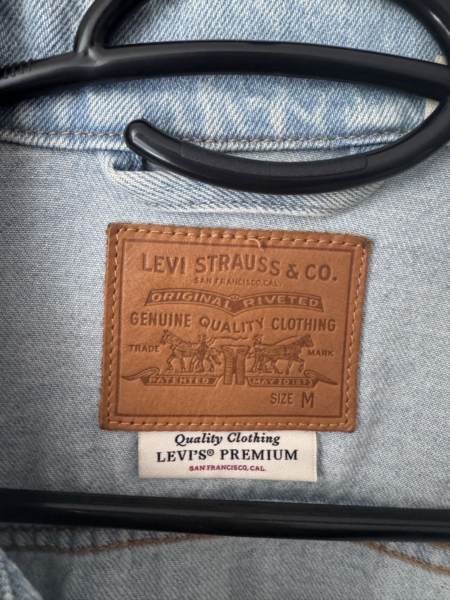 Levi's Vestes: Levi's Jeansjacke Denim hellblau Grösse M – Neuf (Voir description) à Luzern par maarteii 1