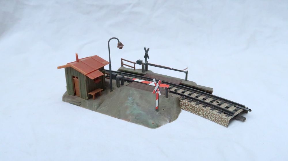 Produktbild von Beschrankter Bahnübergang H0 Faller Gebr. 120173