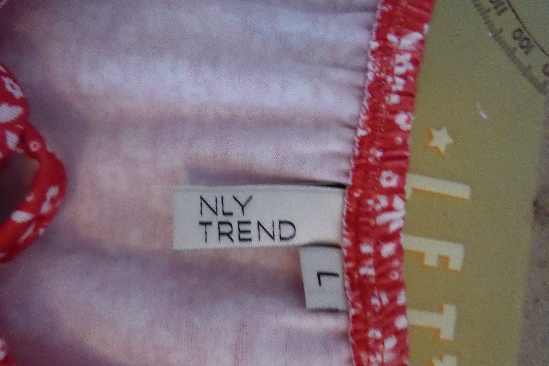 Vestiti: Sommer Kleid Gr M/L NLY TREND – Usato da Sargans venduto da Benziner 4