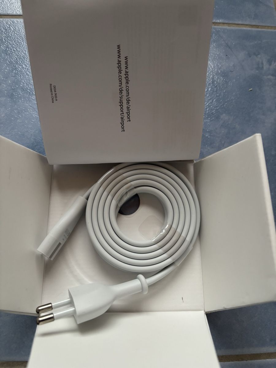 Apple Dischi rigidi: Apple Time Capsule 3TB – Nuovo e nell'imballaggio originale da Trübbach venduto da Yasmin01112 4