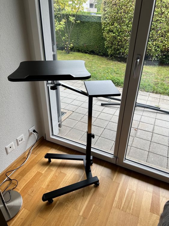 JOY Worker Mobiler Stehtisch – Höhenverstellbar (74,9-105,9 Cm), Klappbare Platte, Mit Rädern