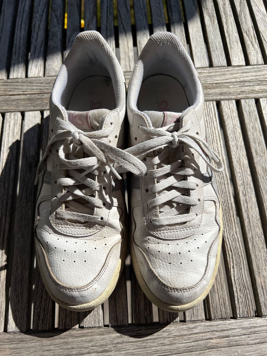 Asics Scarpe da uomo: Asics Turnschuhe weiss Grösse 41.5 gebraucht – Usato da Steinmaur venduto da HenSaa