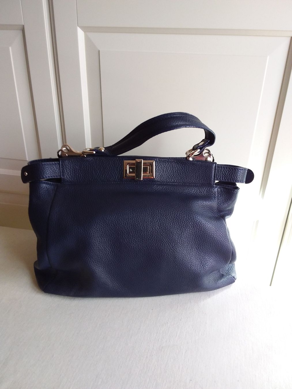 Taschen für Damen: Blaue Ledertasche  – Gebraucht aus Fey von ladamedunil 1