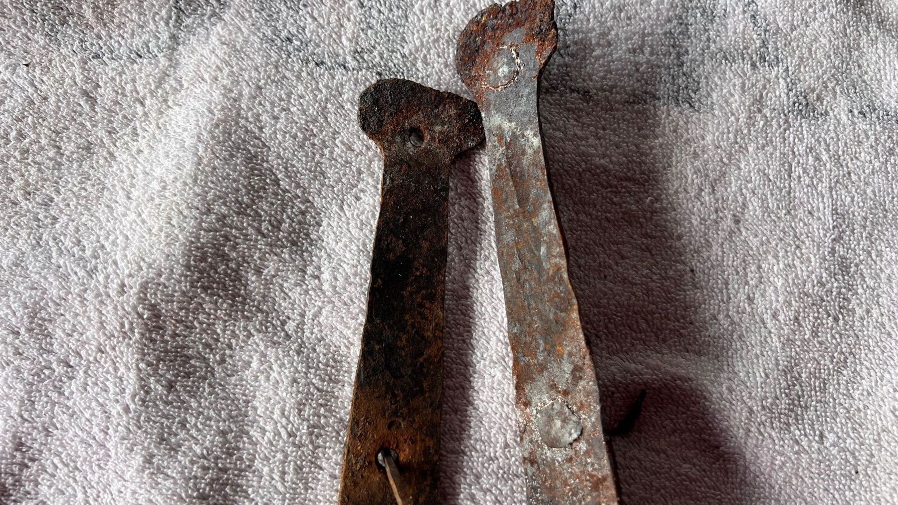 Ferramenta: Antike, dekorative Torbänder, restaurationsbedürftig. – Usato da Schübelbach venduto da Dolly990_2 1