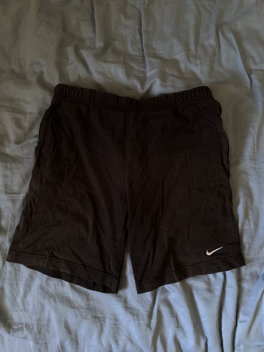 Nike Pantaloni: Nike Shorts – Usato da Ins venduto da man_5rjt