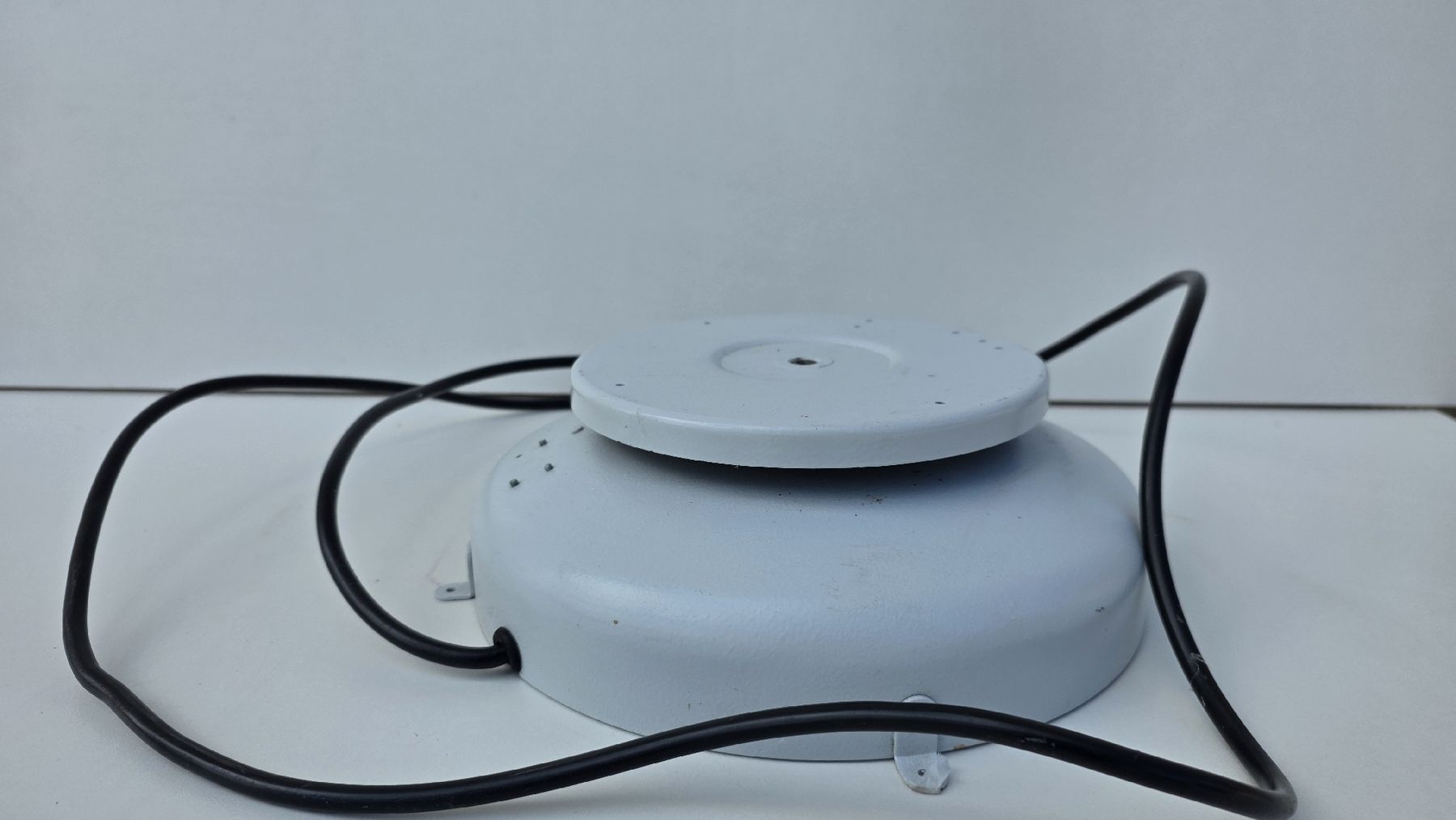 Tutte le decorazioni: Displayteller, Motorisierter Drehteller, Präsentationsteller – Usato da St. Gallen venduto da gangobringo