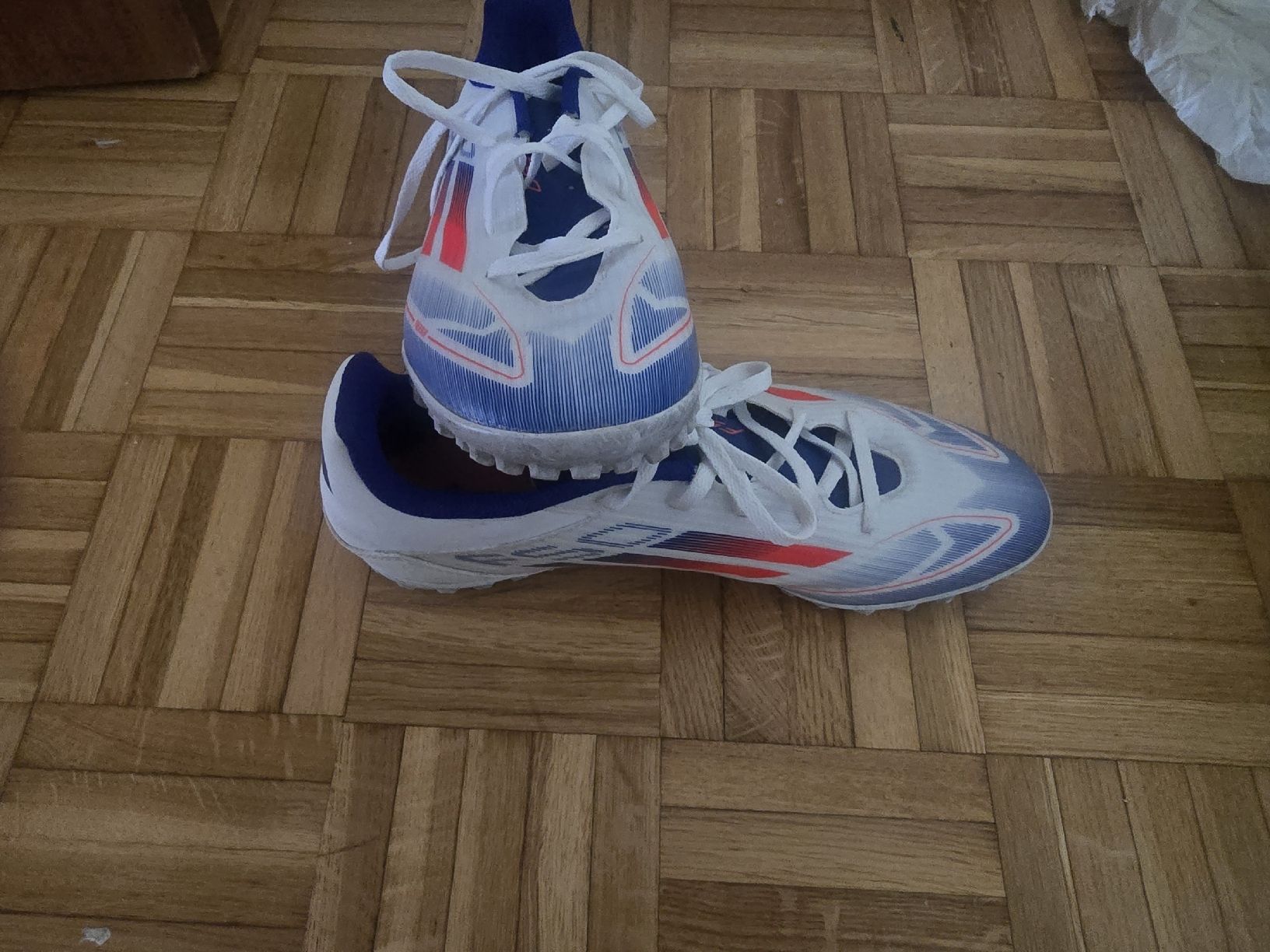 Adidas Scarpe da uomo: Chaussures de foot Adidas Predator, pointure 44  – Usato da Mont-sur-Lausanne venduto da Didinho 2