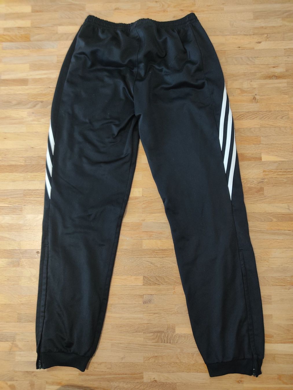 Pantaloni: Adidas Trainerhose – Usato da Oberwil BL venduto da jbu_tfp2 1