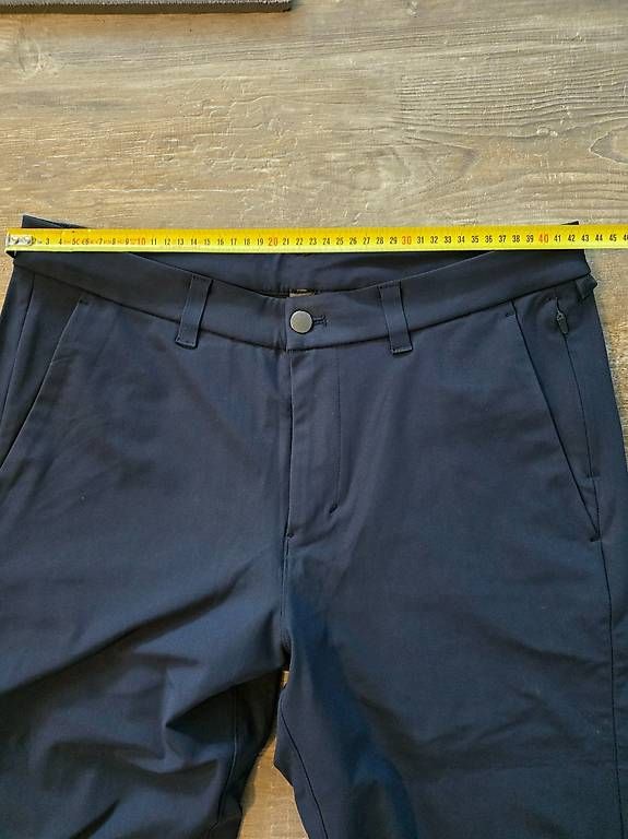 Pantaloni: Lululemon ABC Warpstreme Hose Gr. 33 Navy – Usato da Dietlikon venduto da Bonamesa 2