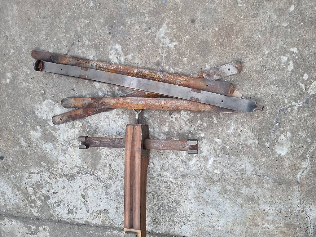 Tiro con l'arco: antike Armbrust zur  – Usato da Pfäffikon SZ venduto da PaladinArtAG 1