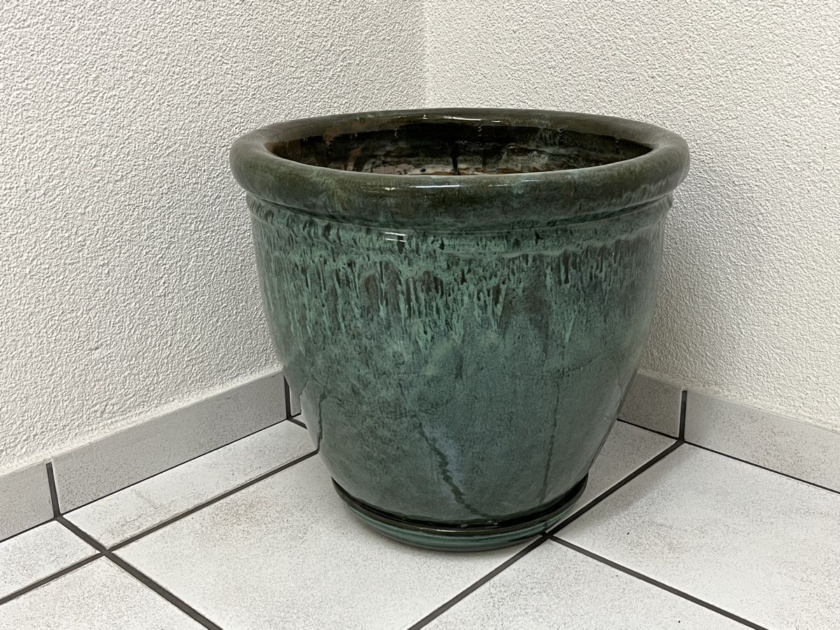 Vasi per fiori: Grosser winterfester Übertopf mit Untersatz – Usato da Horgen venduto da Grizzly83 1