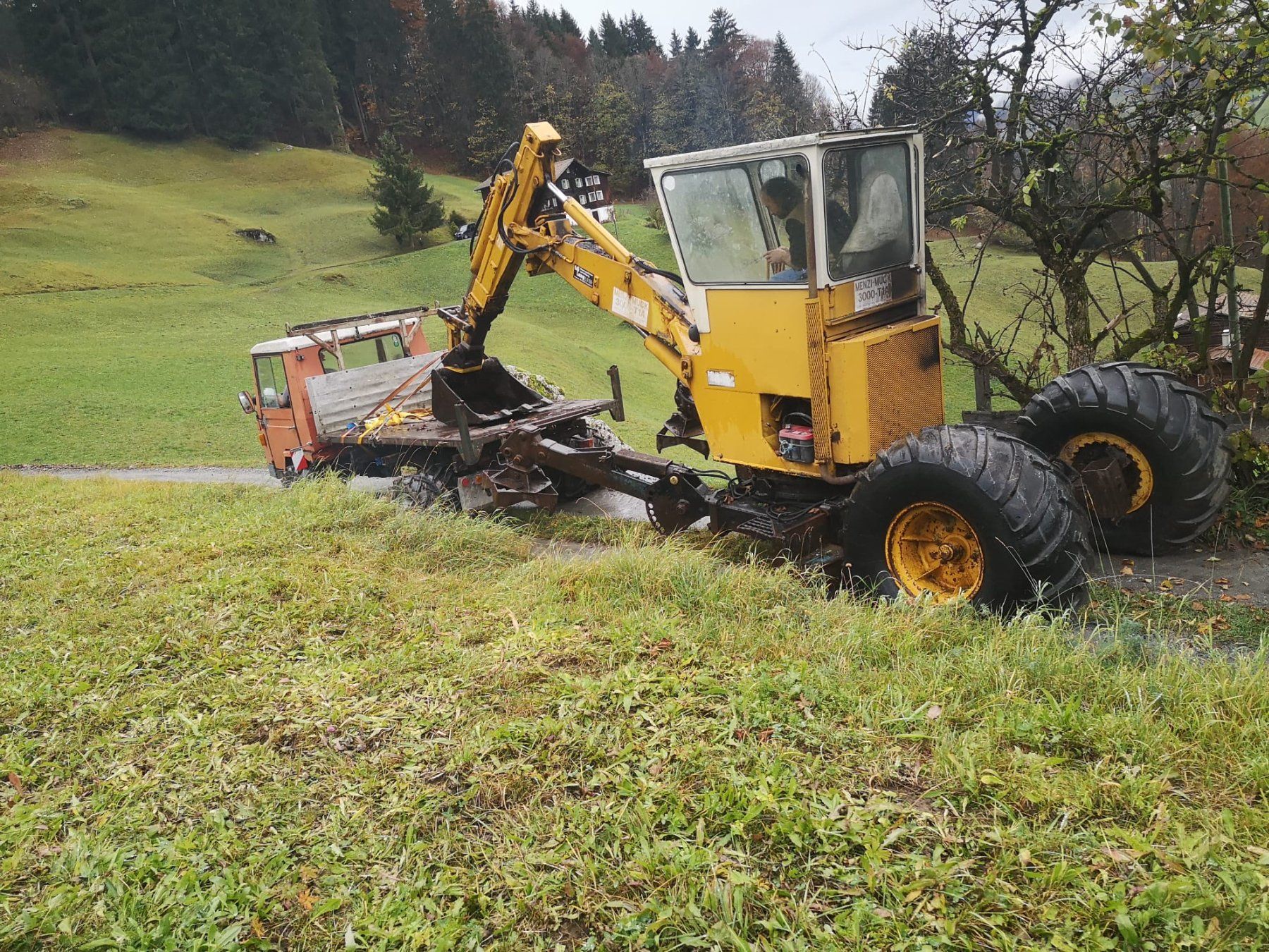 Menzi Muck Excavateurs: Schreitbagger Menzi Muck 3000 mit Teleskoparm – Défectueux à Conters par Fer_k9f6
