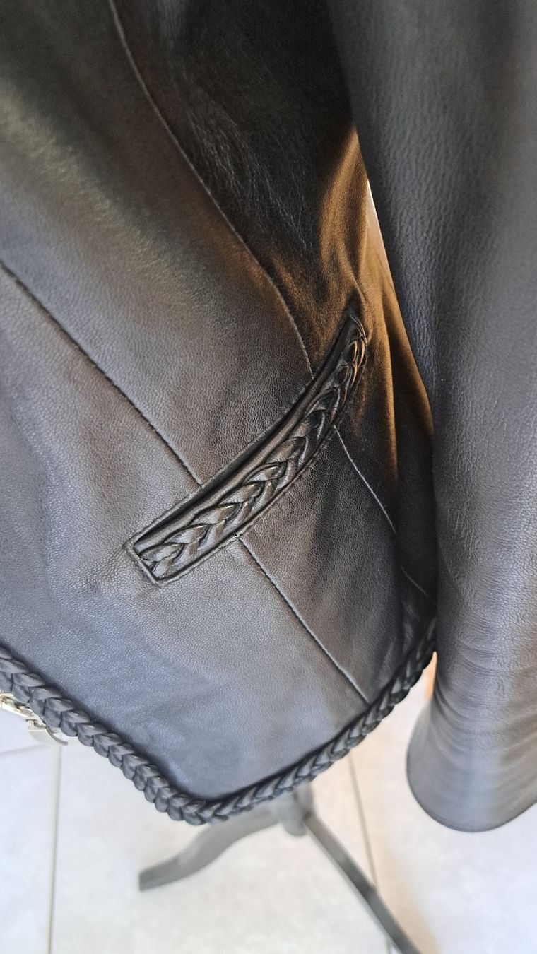 Giacche: Lederjacke Elegance Paris schwarz Grösse 36 eher 38 – Usato da Rechthalten venduto da Cnirvana 2