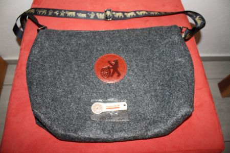 Schultertasche mit Kühlfunktion