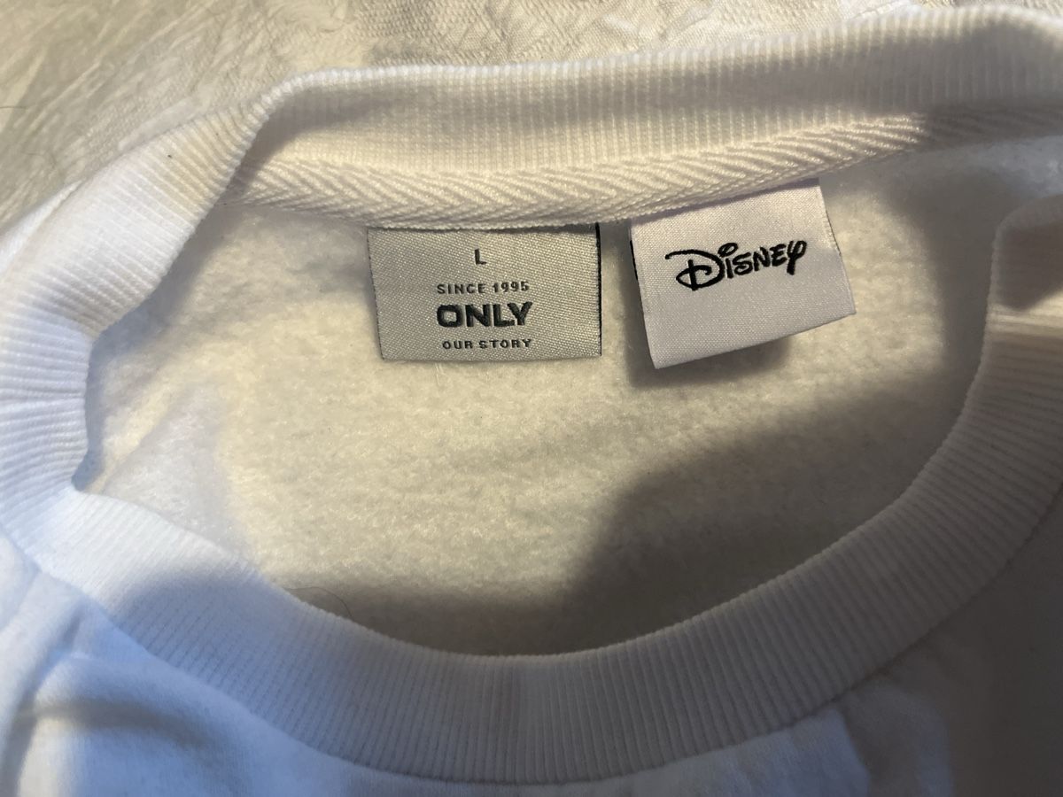 Only Maglioni & Felpe: ONLY Disney Pullover, Gr. L, Winter-Look, neuwertig – Nuovo e nell'imballaggio originale da Aegerten venduto da Swiss3DFusion 1