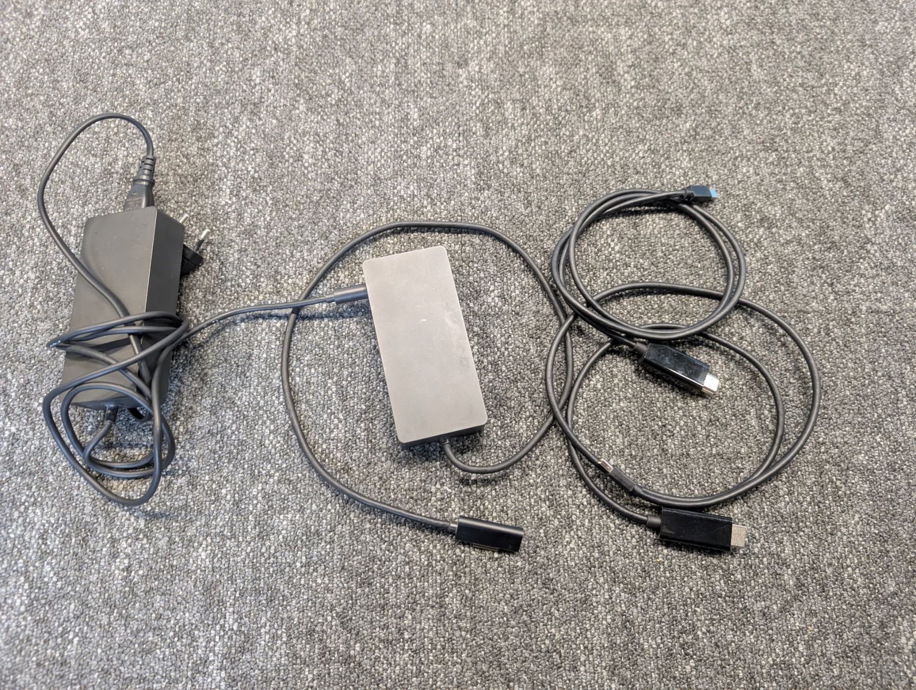 Microsoft Notebook: Microsoft Surface Book Win10 inkl. Dockingstation – Usato da Immensee venduto da MaFiFe94 5