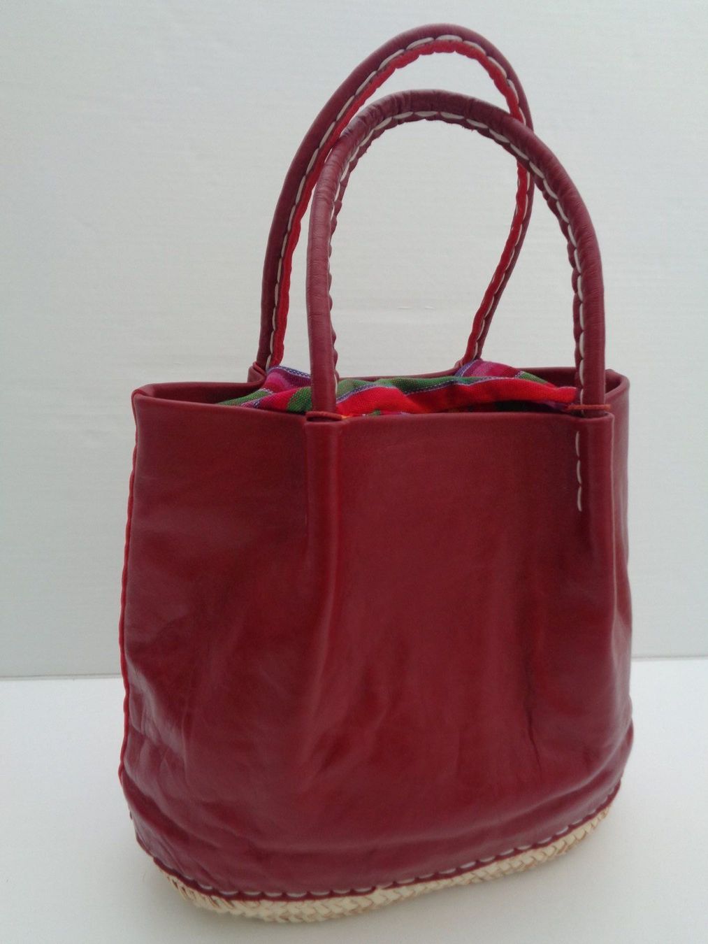 Taschen für Damen: Freizeit-Tasche mit geflochtenem Boden – Gebraucht aus Chur von omonia 2