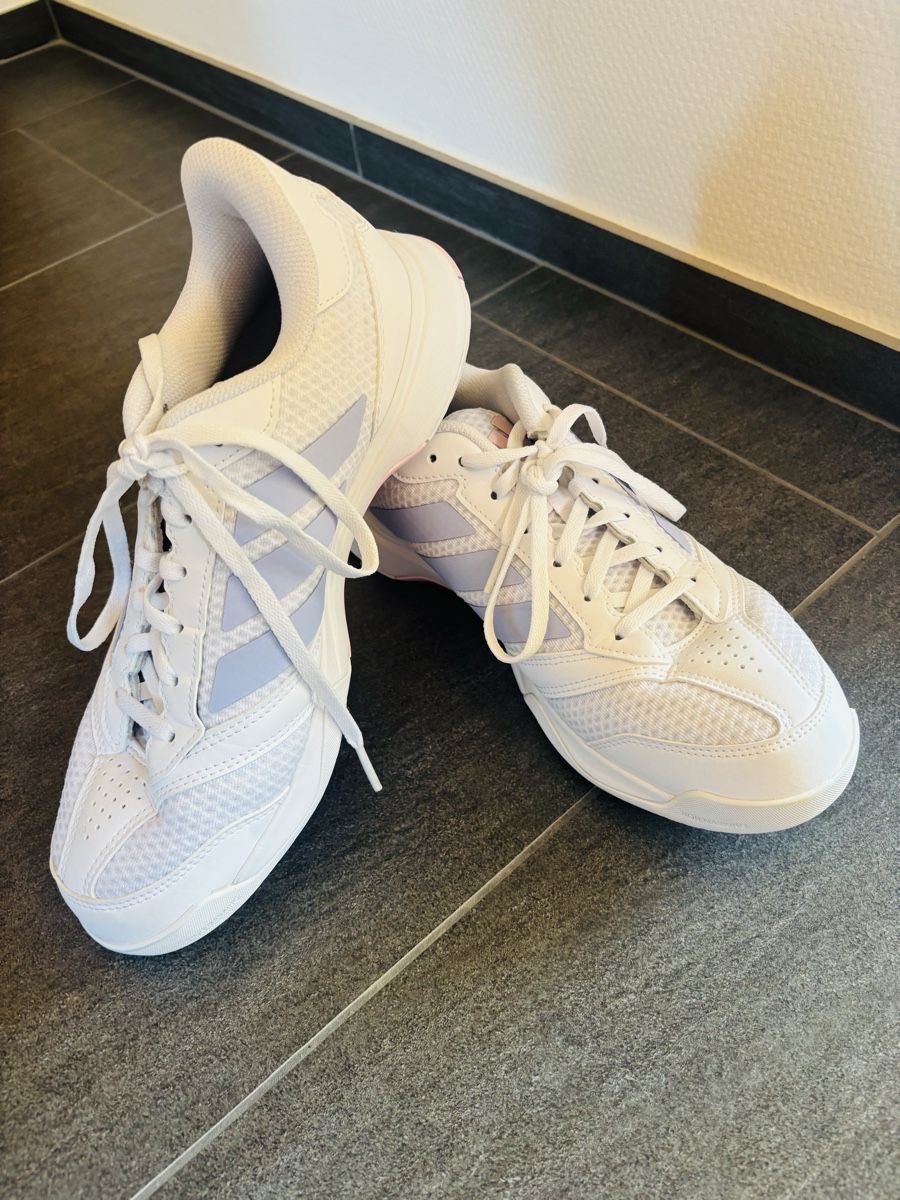 Chaussures femmes: Hallenschuh – D'occasion à Appenzell Eggerst. par bau_hl5d 1