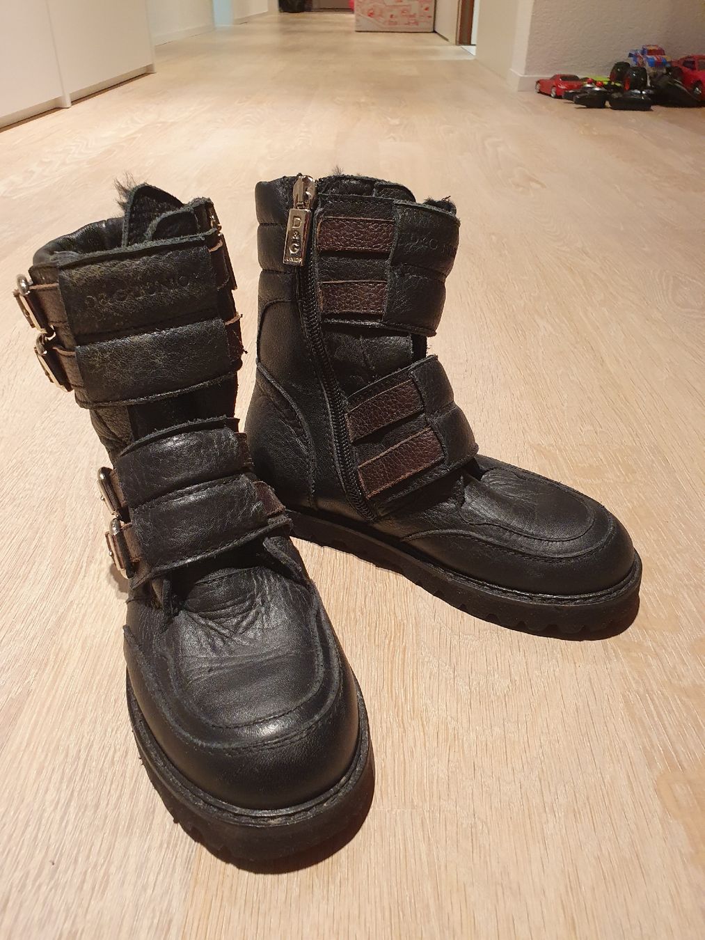 Scarpe per ragazze: Original D&G Junior Winterstiefel Grösse 30 – Usato da Zürich venduto da Integrator 2