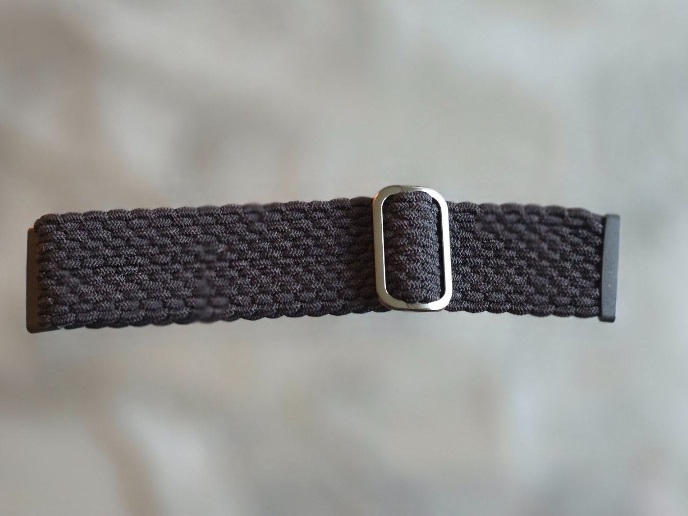 Armbänder & -reifen: Fitbit Armband 23mm Textil Schwarz elastisch – Neu und originalverpackt aus Meggen von everydaysale