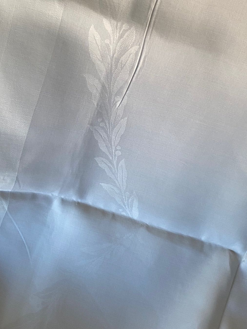 Sonstige Tischwäsche: Tischtuch mit feinem Muster  ca  182 x 180 cm – Gebraucht aus Allenwinden von Obalu 1
