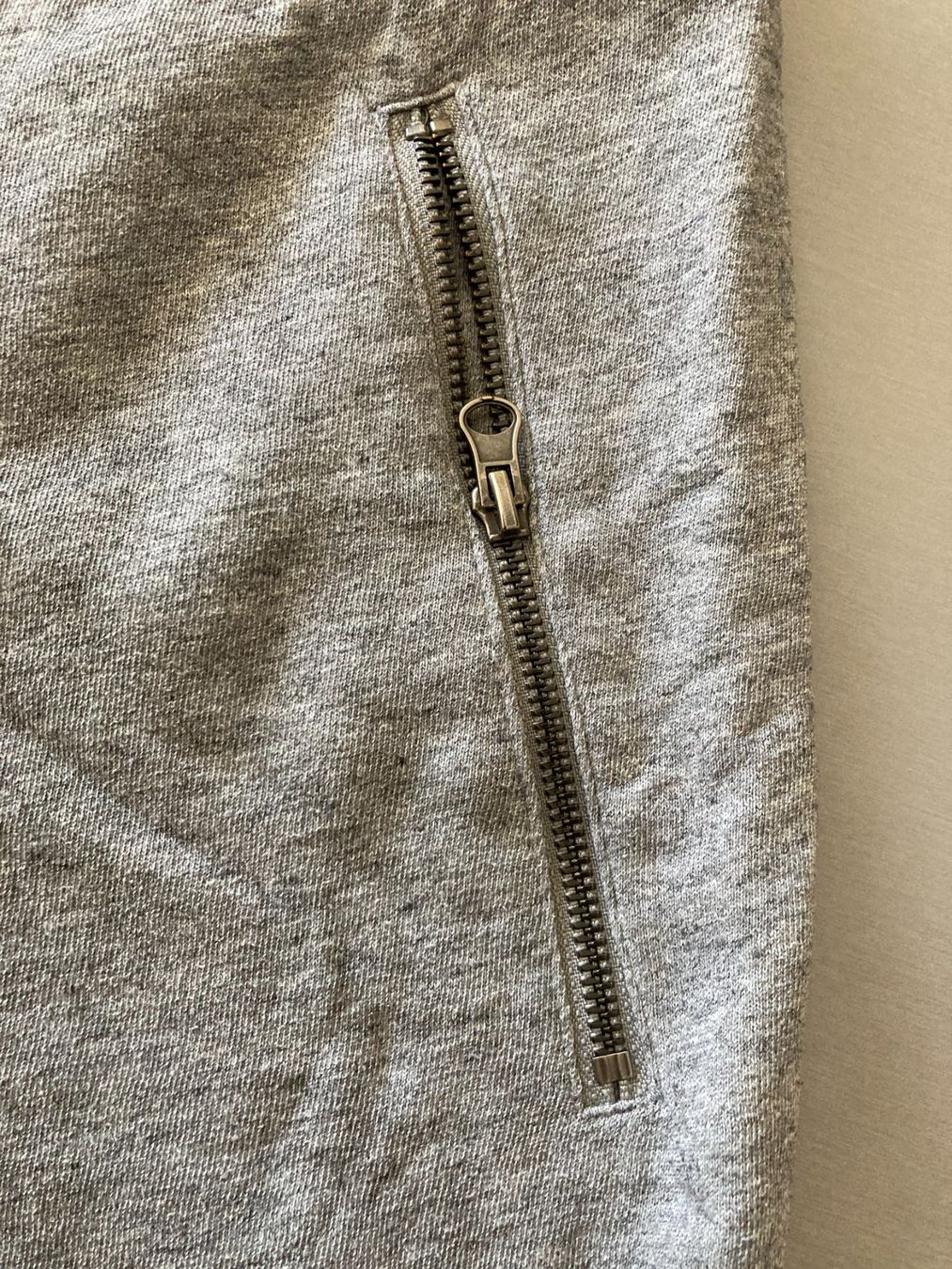 H&M Pantaloni: Shorts grau – Usato da Obfelden venduto da miau68 1