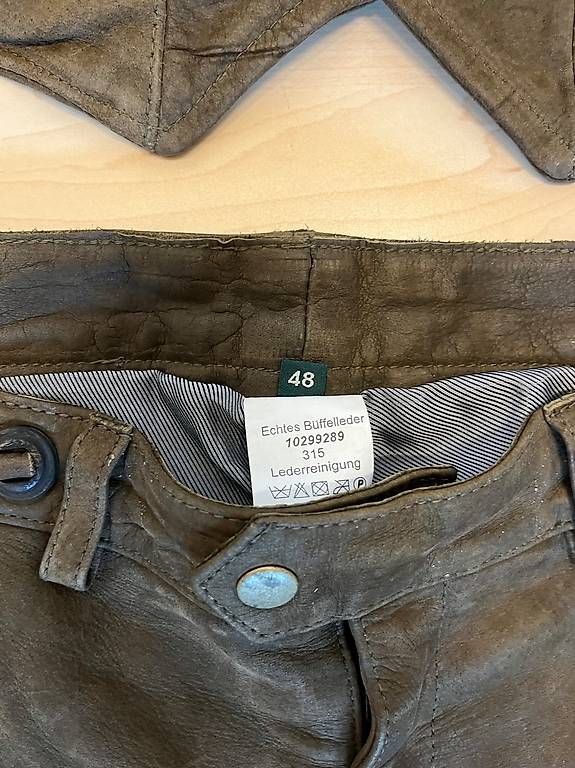Completi, tute sportive e funzionali: Robuste Lederkombination ELCH (Weste & Hose)  – Nuovo e nell'imballaggio originale da DomatEms venduto da Rallo101 3