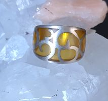 MODERNER RING IN 925 SILBER MIT GELBER EINLAGE