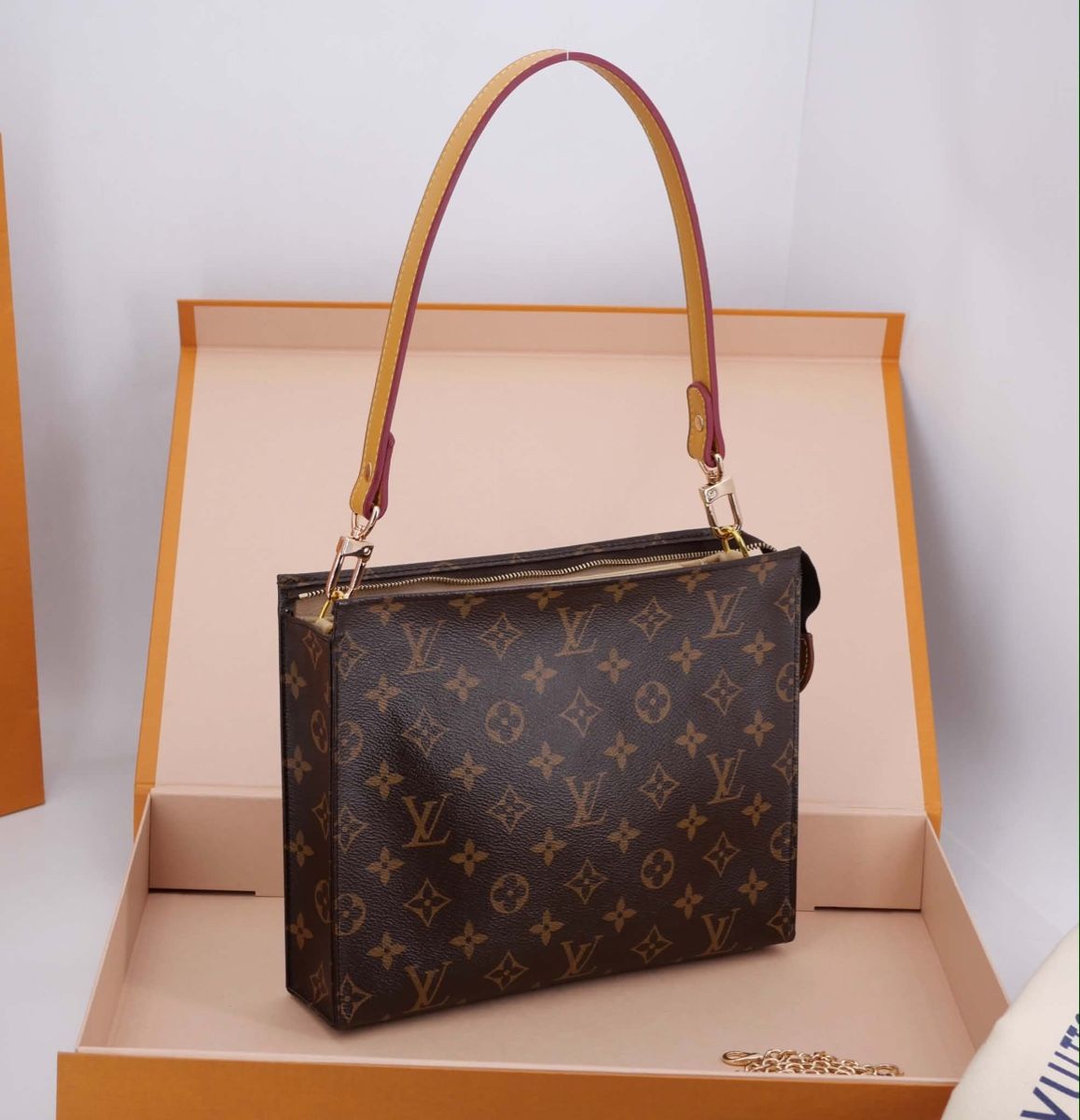 Borse: Louis Vuitton Toiletry pouch 26 cm Y2020 – Usato da Widnau venduto da Pukpan_99 6