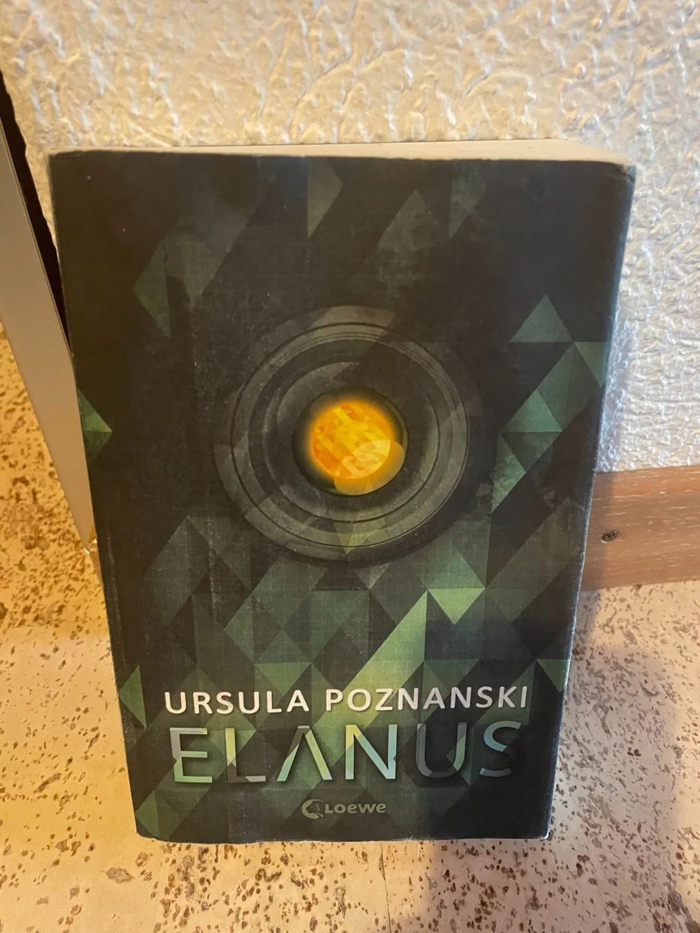 Bücher: Elanus von Ursula Poznanski – Gebraucht aus Mägenwil von Zidane1