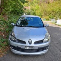 Auto Renault Clio silber 279'471 km gebrauchter Zustand