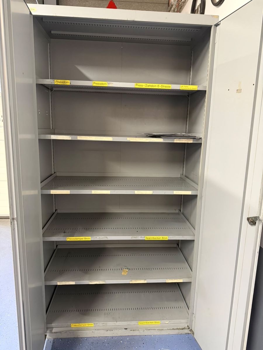 Lista Schränke: Lista Metallschrank.  – Gebraucht aus Studen BE von krugle 2