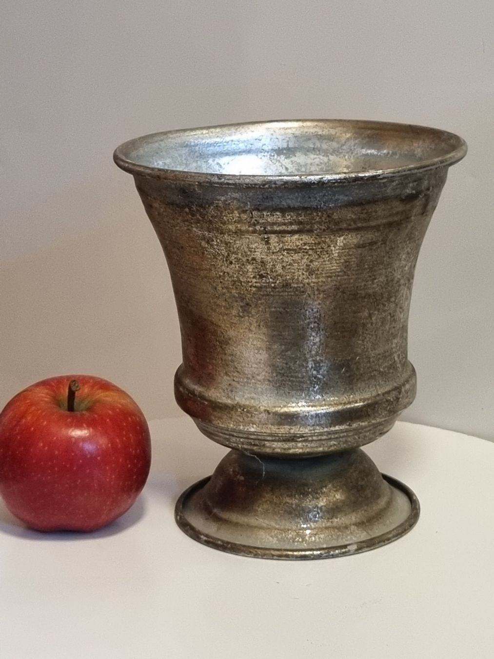 Vasi per fiori: Deko Cachepot Urne im Antik-Stil – Usato da Scharnachtal venduto da devin03
