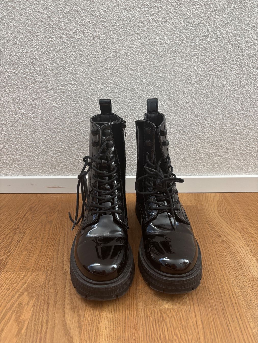 C&A Chaussures filles: Black boots size 37 – D'occasion à Küssnacht am Rigi par s_vndn