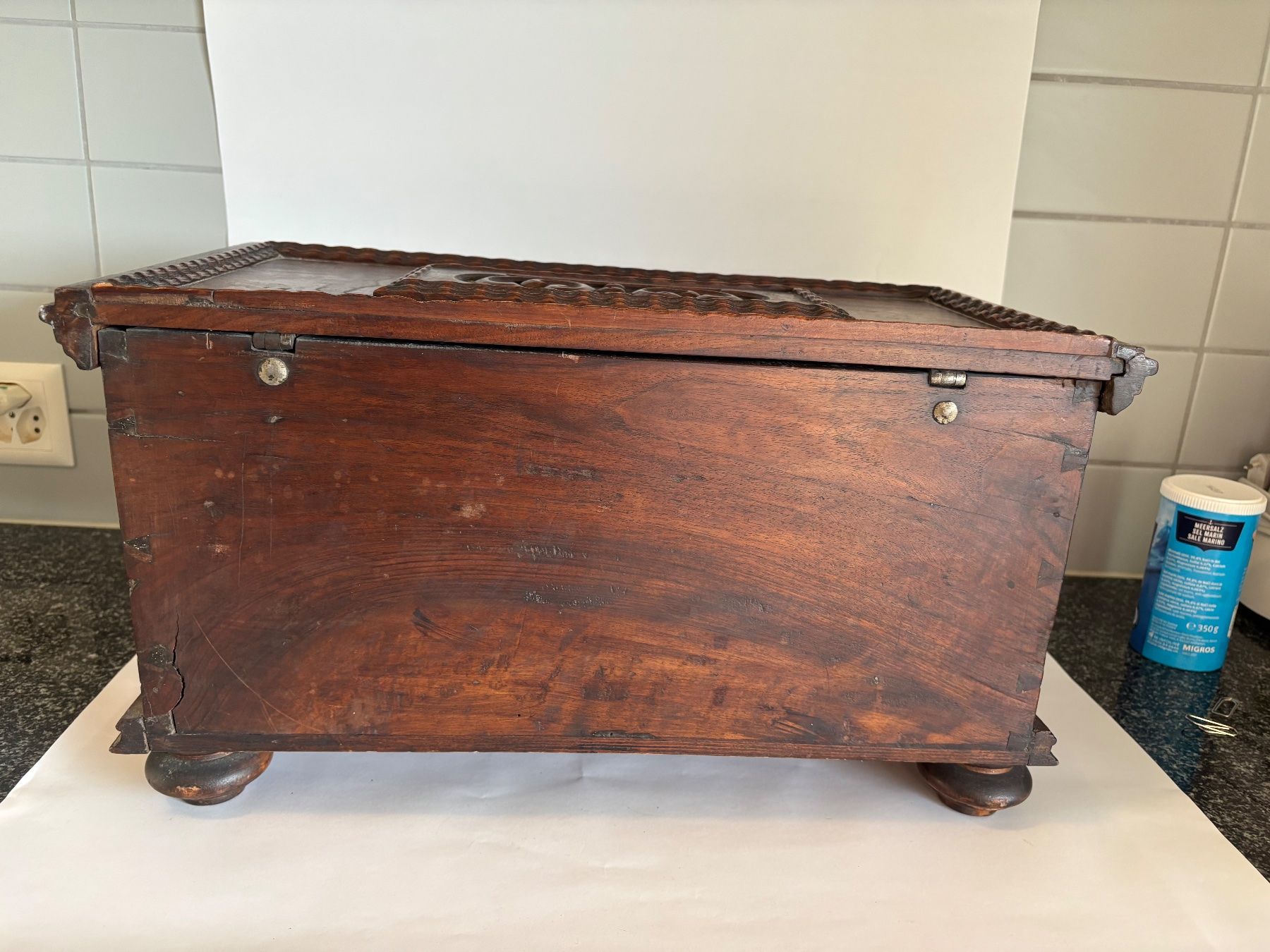 Cassettiere: Antike Miniaturkommode Barock Nussbaum – Usato da rotkreuz venduto da baudisch 2