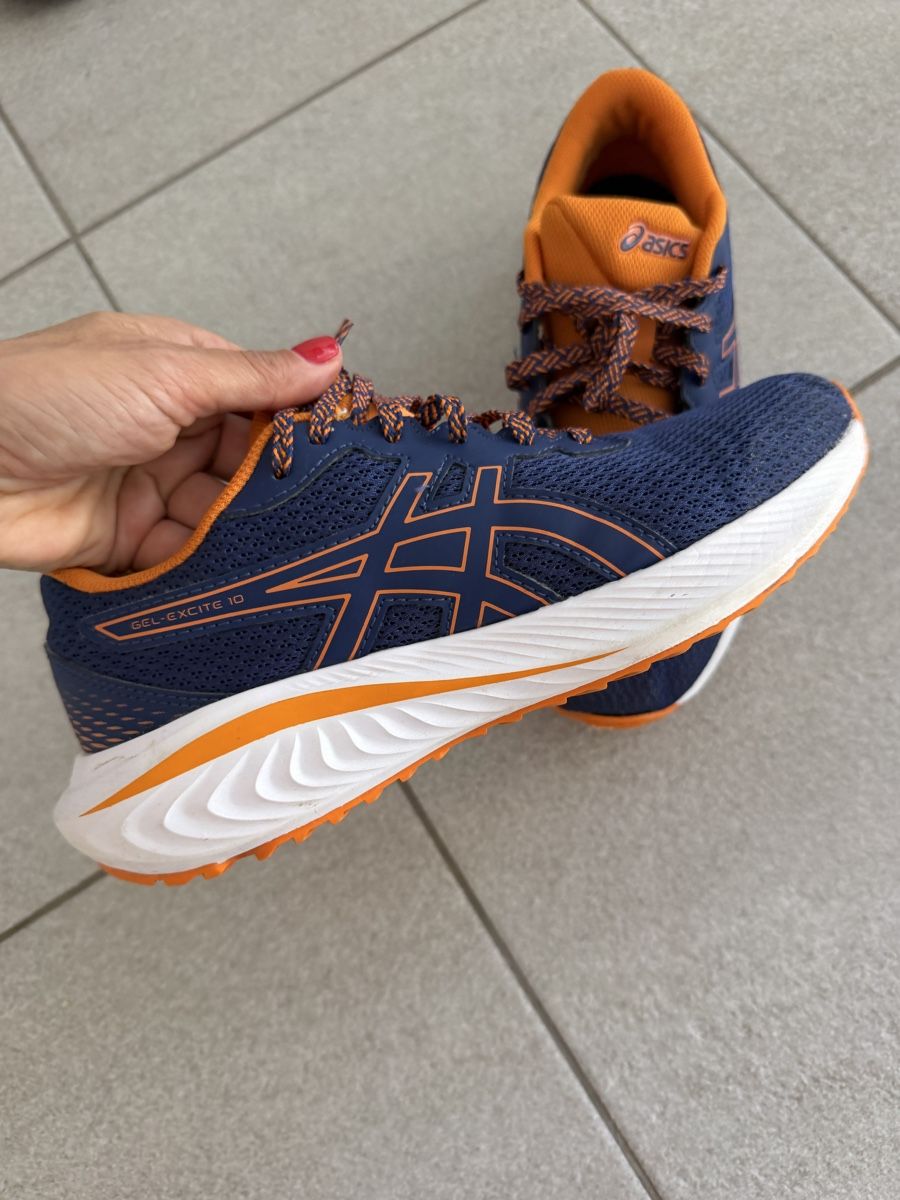 Asics Chaussures hommes: Asics sneakers size 38 – D'occasion à Herrliberg par Tubalp 1