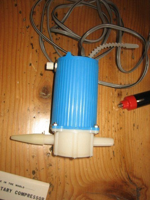 Pompe & Parti di ricambio: Luftpumpe fürs Auto – Usato da Winterthur venduto da pf02 1