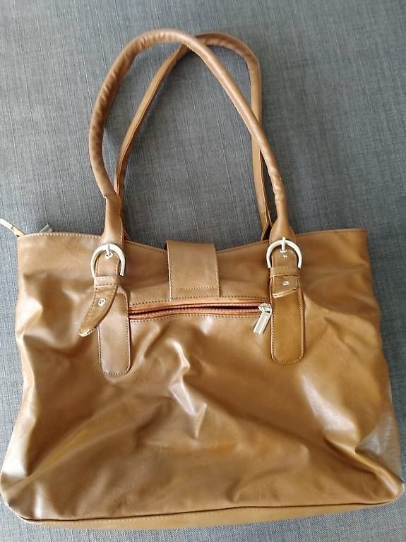 Borse da donna: Braune Kunstleder Handtasche – Usato da Stäfa venduto da FloStauf 1