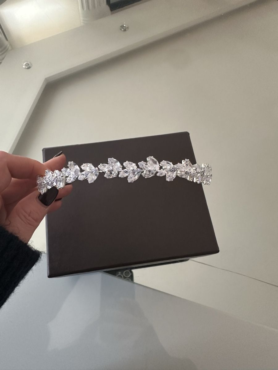 Accessori per capelli: Sparkling Crystal Tiara - Perfect Wedding Accessory! – Usato da Horgen venduto da Elizhadz