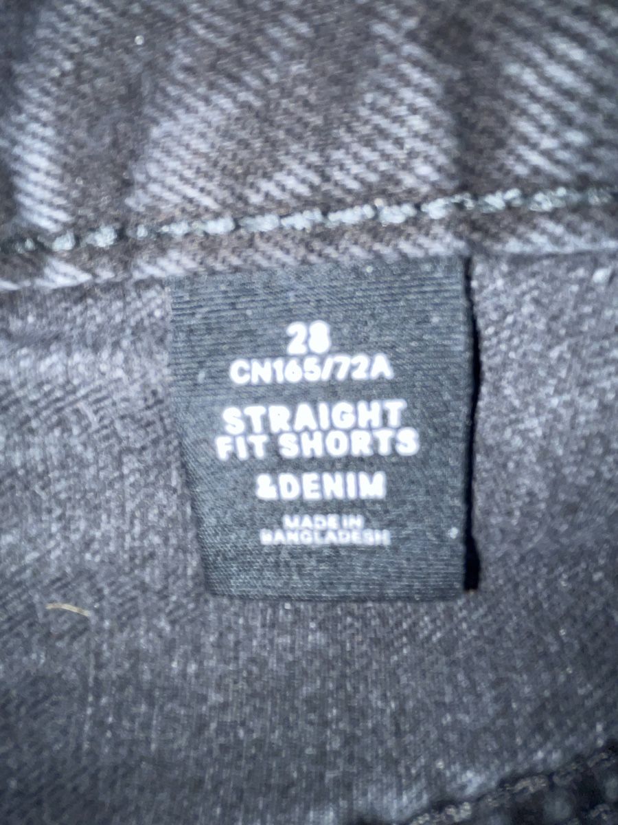 Jeans: Schwarze Destroyed Jeans Shorts Gr. 28 – Usato da Langendorf venduto da PetLuna 4